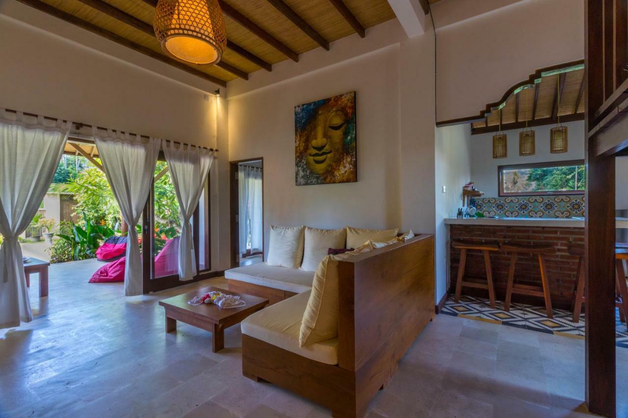 Villa Gayatri Hidden Oasis Amed Екстериор снимка