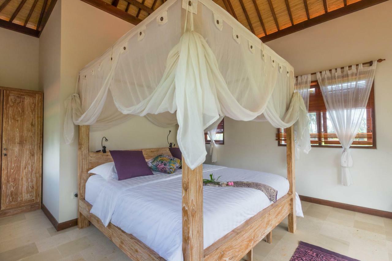 Villa Gayatri Hidden Oasis Amed Екстериор снимка