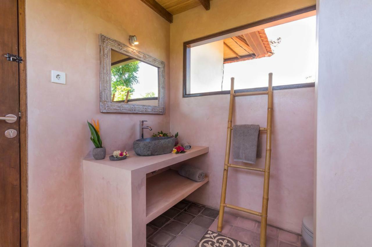 Villa Gayatri Hidden Oasis Amed Екстериор снимка